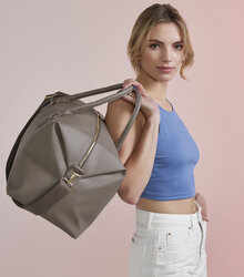 Bagbase_Boutique-Weekender_BG760_taupe_lifestyle_2159