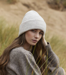 Beechfield_Cosy-Ribbed-Beanie_B386-Almond-Marl-Lifestyle-1