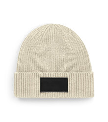 Beechfield_Fashion-Patch-Beanie_B442R_oatmeal_black_flat-shot