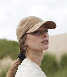 Beechfield_Organic-Cotton-6-Panel-Dad-Cap_B652N_Desert-Sand-Lifestyle-1