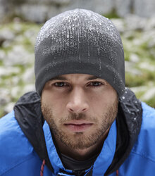 Beechfield_Water-Repellent-Active-Beanie_B501_Graphite-Grey_Lifestyle-9