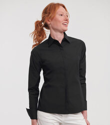 Russell_Ladies-Long-Sleeve-Ultimate-Stretch_960F_0R960F036_Model_side