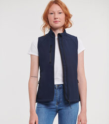Russell_Ladies-Soft-Shell-Gilet_141F_0R141F0FN_Model_front
