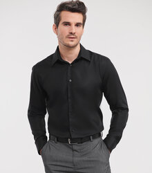 Russell_Mens-Long-Sleeve-Tailored-Ultimate-Non-Iron-Shirt_958M_0R958M036_Model_front