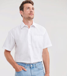 Russell_Mens-Short-Sleeve-Polycotton-Easy-Care-Poplin-Sh_935M_0R935M030_Model_front