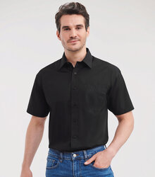 Russell_Mens-Short-Sleeve-Polycotton-Easy-Care-Poplin-Sh_935M_0R935M036_Model_front