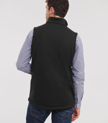 Russell_Mens-Smart-Softshell-Gilet_041M_0R041M036_Model_back