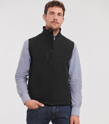 Russell_Soft-Shell-Gilet_141M_0R141M036_Model_front