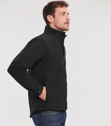 Russell_Soft-Shell-Jacket_140M_0R140M036_Model_side
