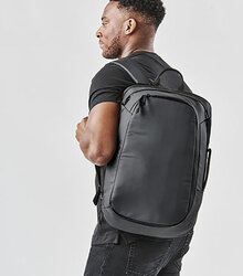 Stormtech_Aeronaut-Backpack-25_VRN-1_lifestyle_10