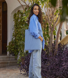 Westfordmill_Organic-Natural-Dyed-Bag-for-Life_W281_indigo-blue_-lifestyle_1A18I8822