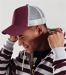 b640_burgundy_grey_lifestyle_5