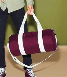 bagbase _bg140_burgundy_off-white_lifestyle_118878